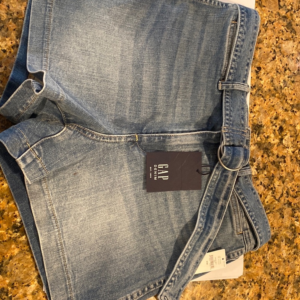 BNWT Gap Women’s Jean shorts.
